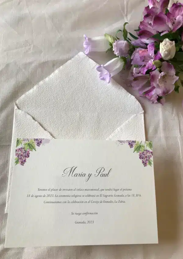 Invitación de boda "Viñedos" – Diseño rústico con ilustraciones de uvas y paisaje campestre - Imagen 5