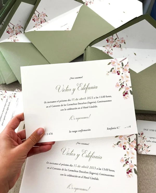 Invitación de boda "Cerezo" – Diseño floral de inspiración japonesa en rosa y verde
