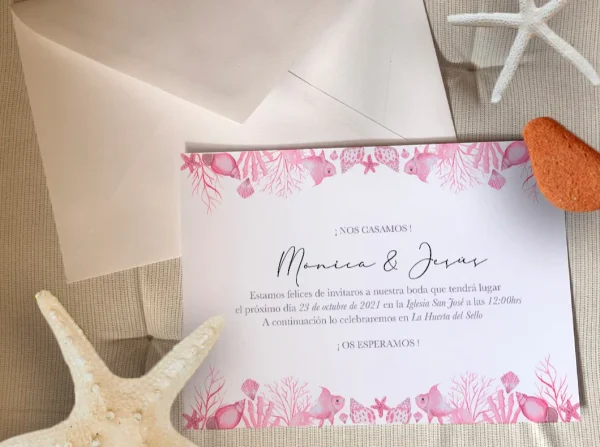 Invitación de boda "Marina" – Diseño costero con conchas y corales en azul mediterráneo - Imagen 2